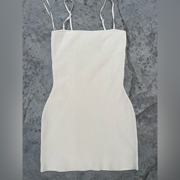 aritzia Babaton Sculpt Knit Cami Dress ivory cream small - Picture 4 of 6